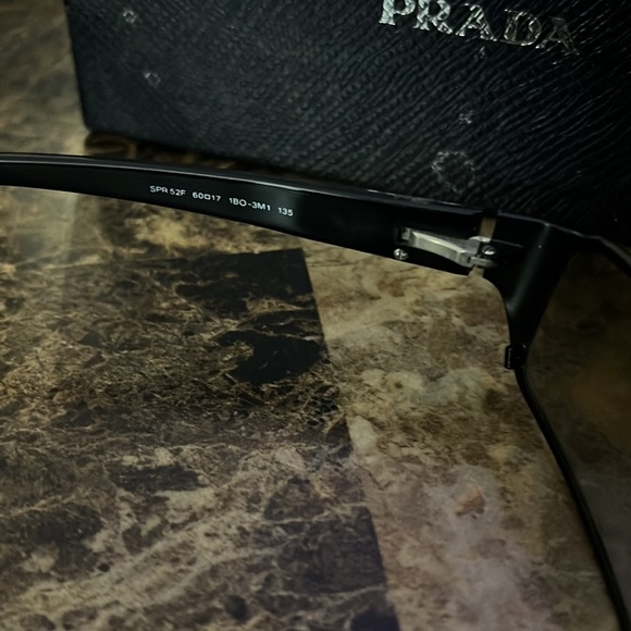 Prada shades made in Italy - Picture 3 of 8